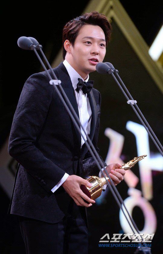 ~Bilder~ 17.12.2014 Yoochun gewann den Preis für den “Best New Actor